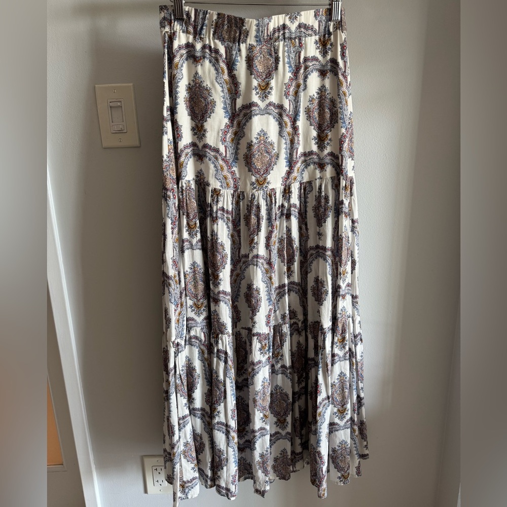 H&M Cream & Floral Paisley Print Boho Festival Long Tiered Flowy Maxi Skirt Sz 6 - Picture 7 of 9